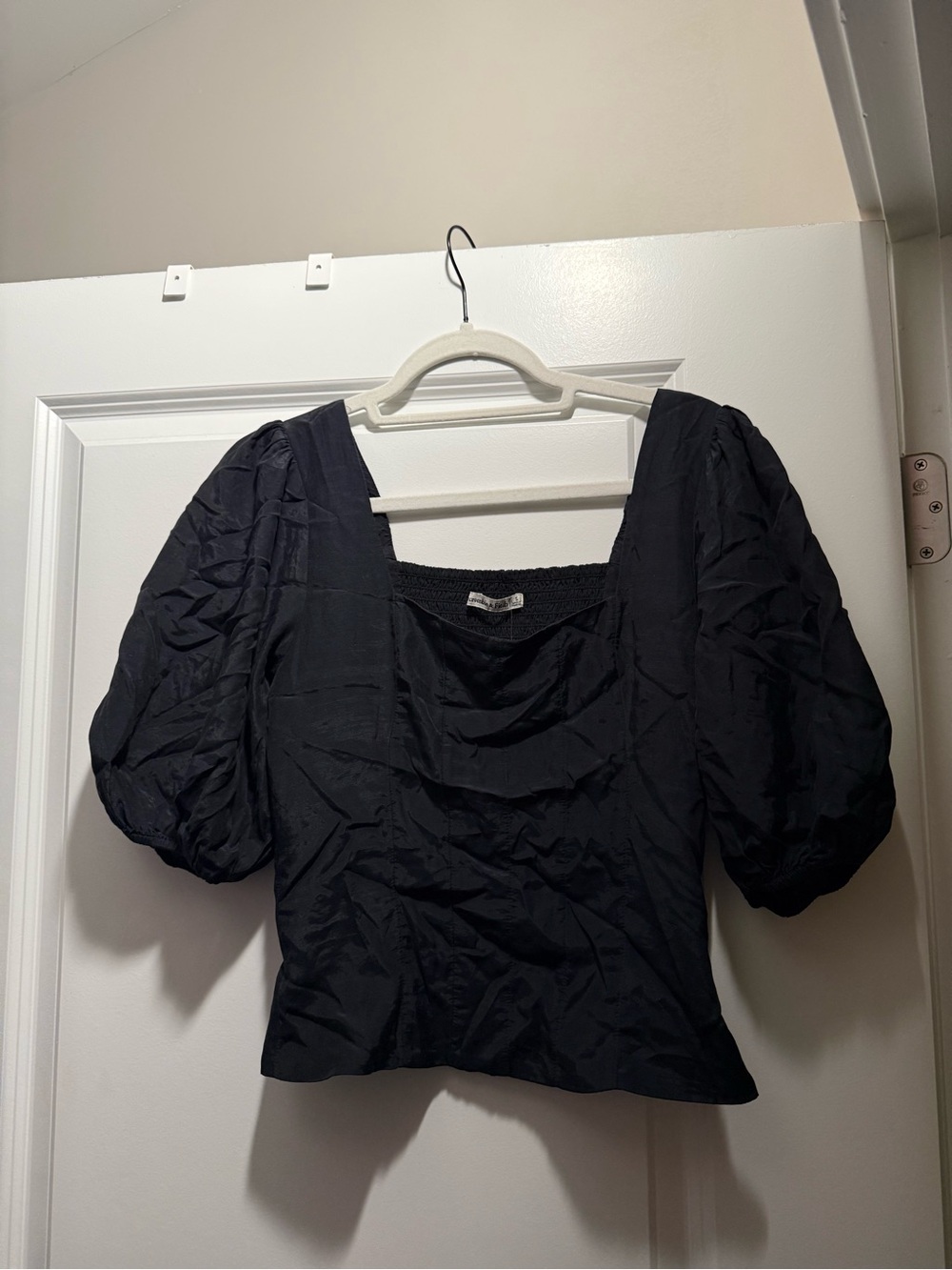 Abercrombie Puff Sleeve Blouse – Black – Size S